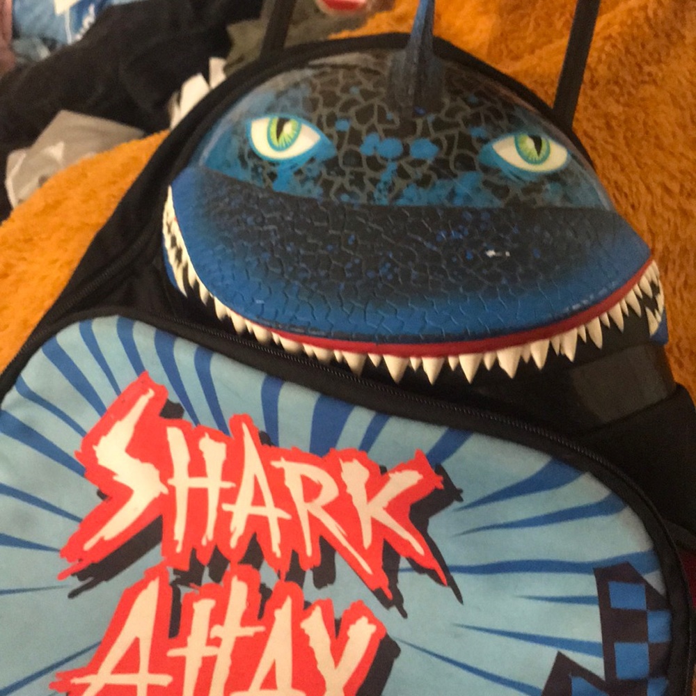 Cool shark backpack with pull out handle & wheels